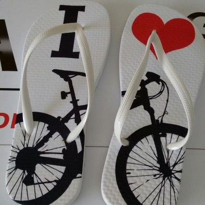 Chinelo tipo Havaiana com tecido borracha branca Exclusivo Personalizado